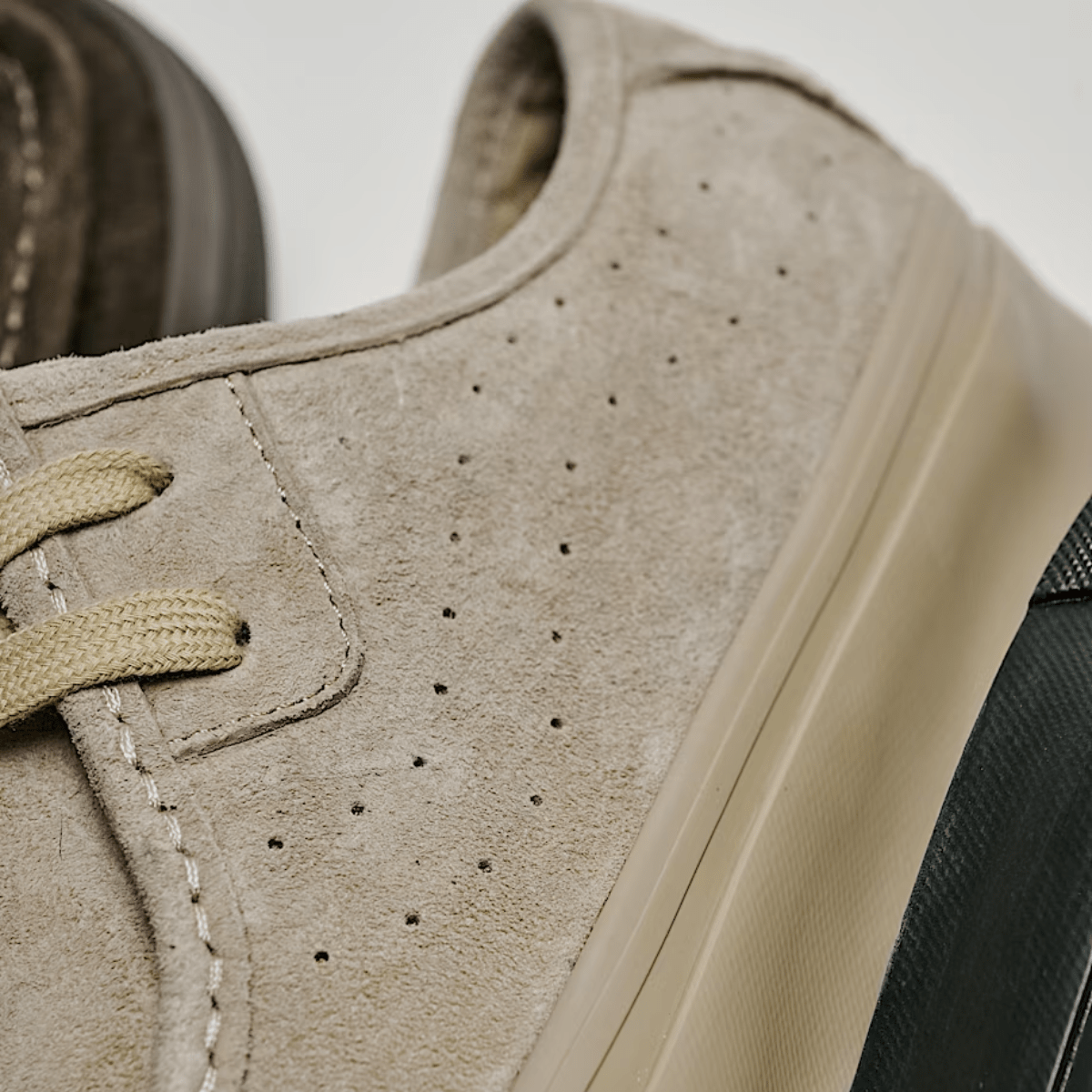 Vans Men's Premium SF Moc Low in Light Brown/Brown - Getoutside Shoes