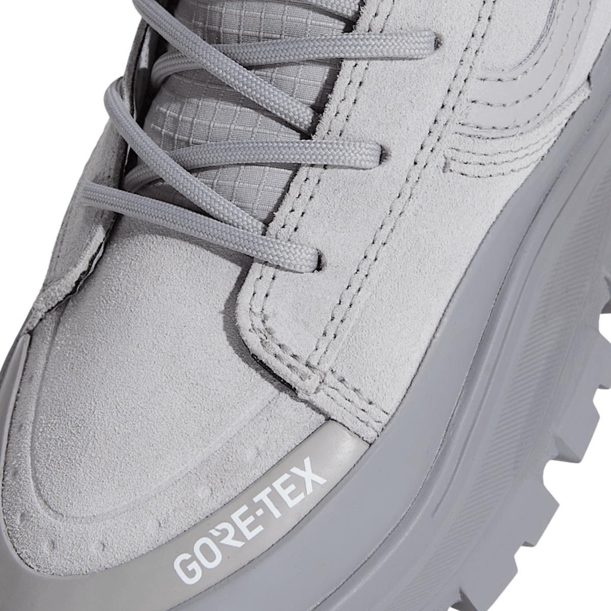 Vans Men's Sk8-Hi GORE-TEX Insulated in Light Grey - Getoutside Shoes