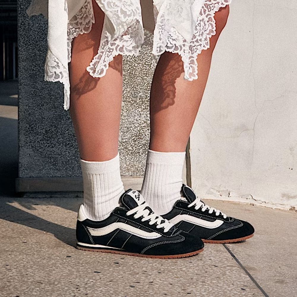 Vans Women's Super Lowpro in Black - Getoutside Shoes