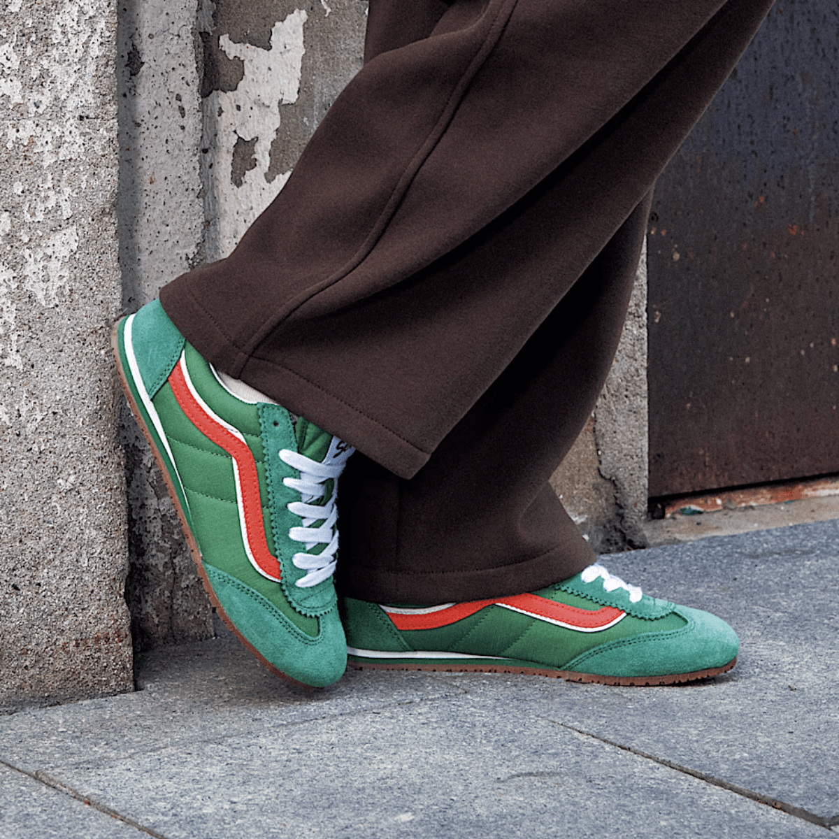 Vans Women's Super Lowpro in Fairway Green/Red - Getoutside Shoes