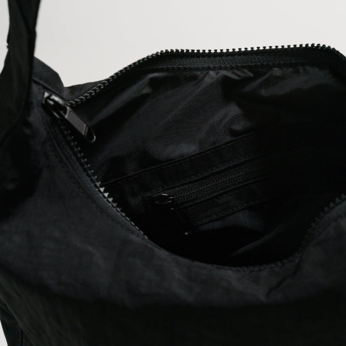 Baggu Medium Nylon Crescent Bag in Black