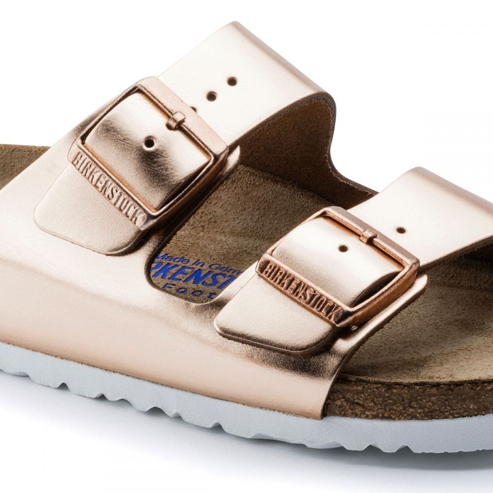 Birkenstock Women&#39;s Arizona Softbed Leather in Metallic Copper (Narrow Width)