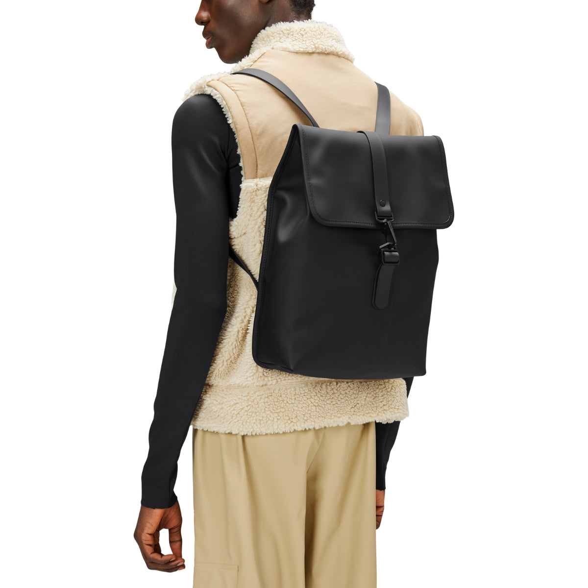 Rains Rucksack in Black