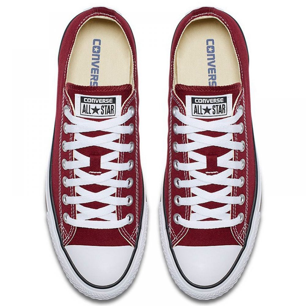 Converse Chuck Taylor All Star Low Top in Maroon