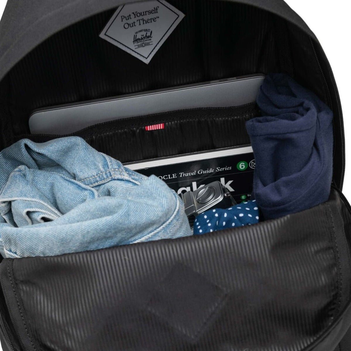 Herschel Heritage Backpack in Black - Getoutside Shoes