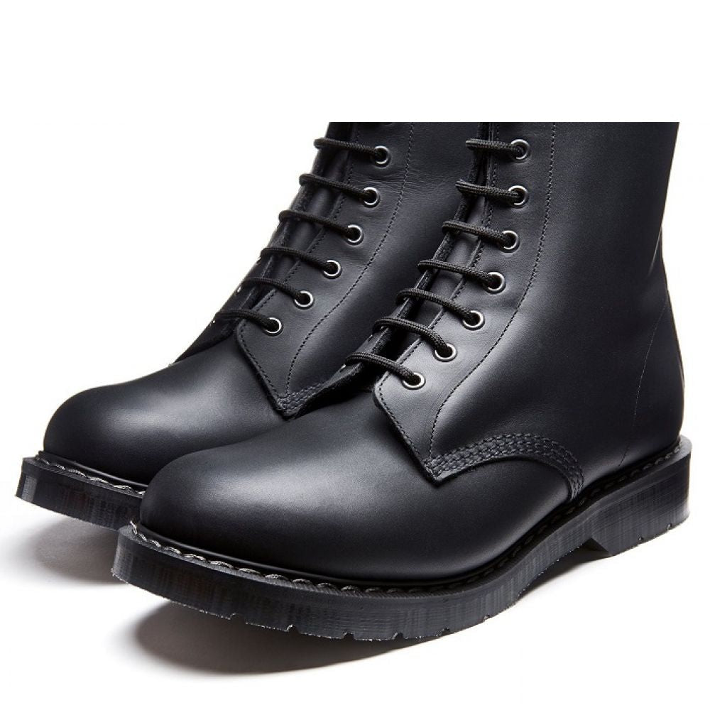Solovair 8 Eye Derby Boot in Black Greasy - Getoutside Shoes
